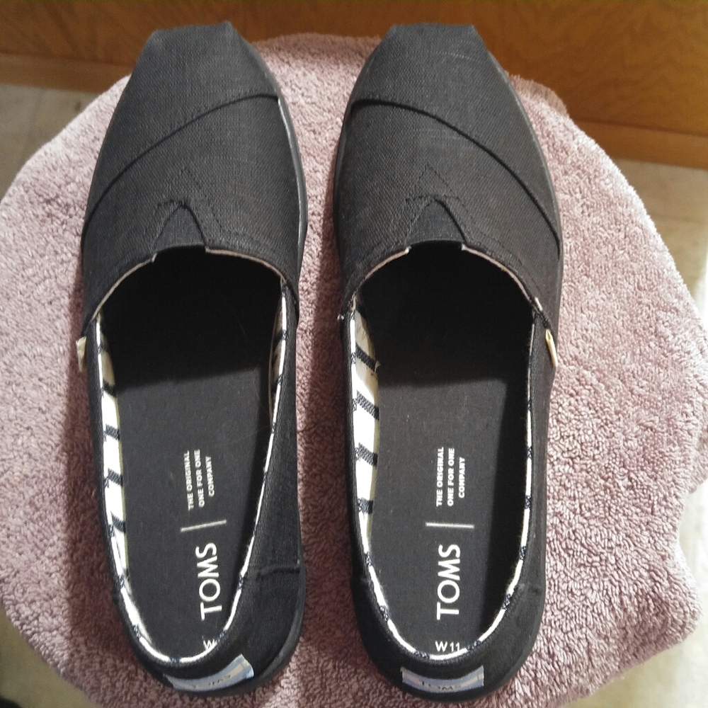 Toms Shoes